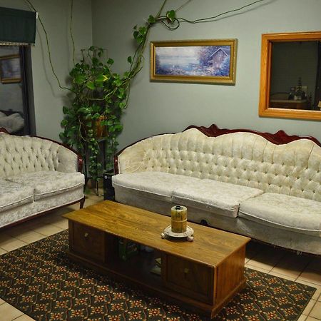 Economy Inn Carthage エクステリア 写真