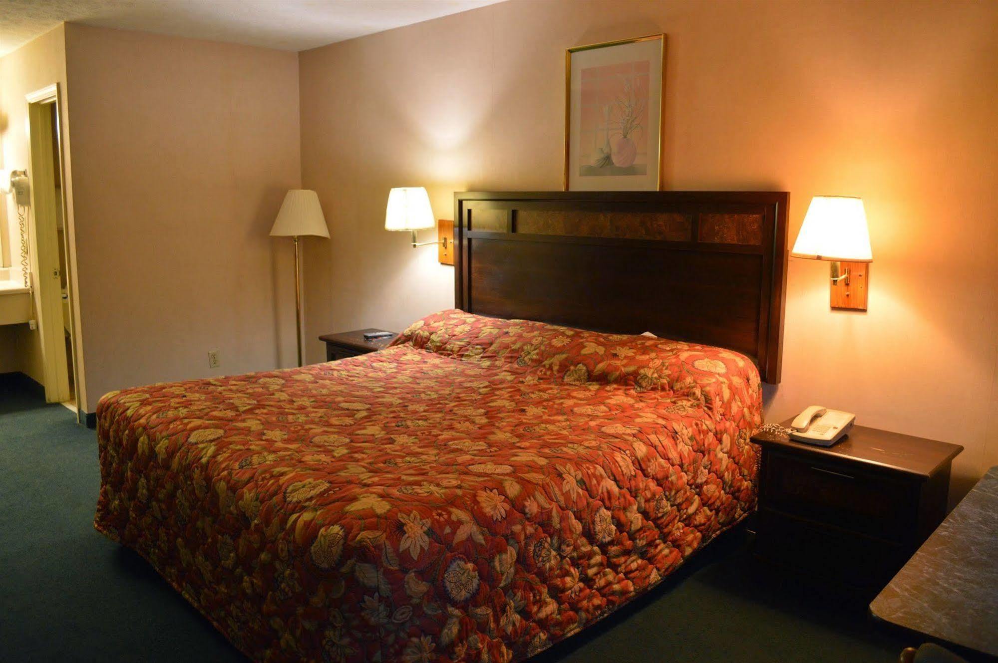 Economy Inn Carthage エクステリア 写真